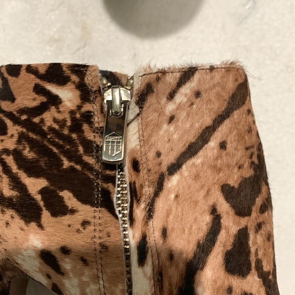 Vince camuto leopard print boots size 6 - Picture 6 of 8